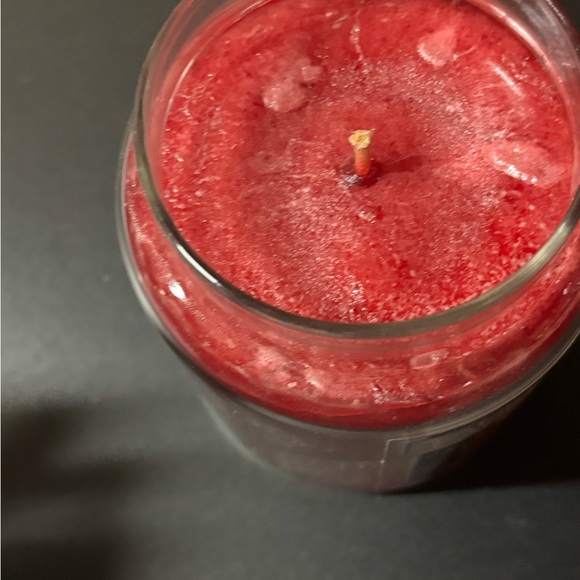 Brand new cozy by the fire Yankee candle - Picture 2 of 3